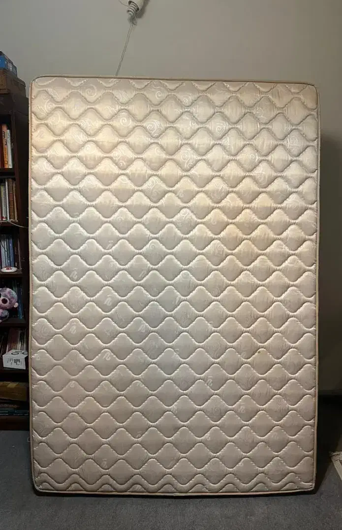 تختخواب دونفره فلزی با تشک|تخت و سرویس خواب|کاشان, گبرها|دیوار