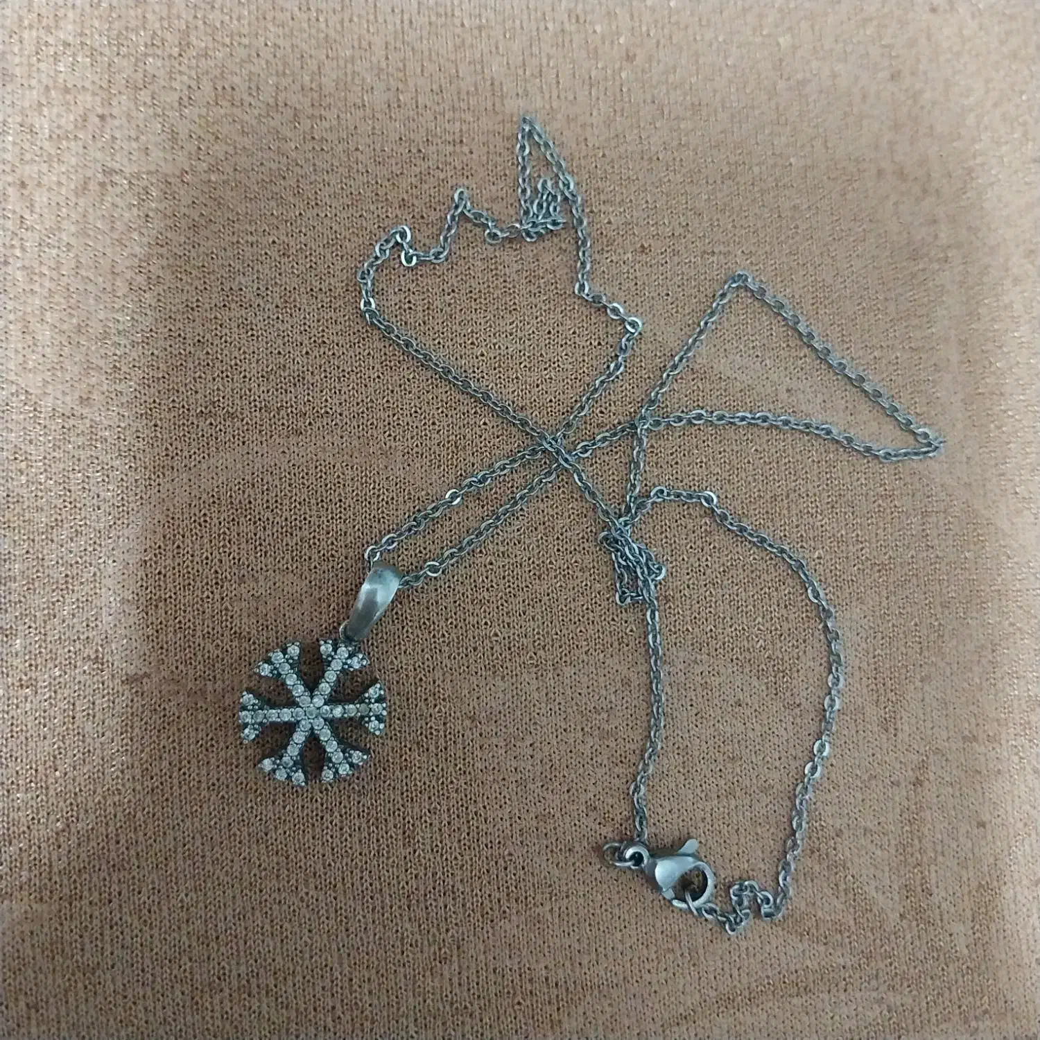 پلاک زنجره نقره|جواهرات|زنجان, |دیوار