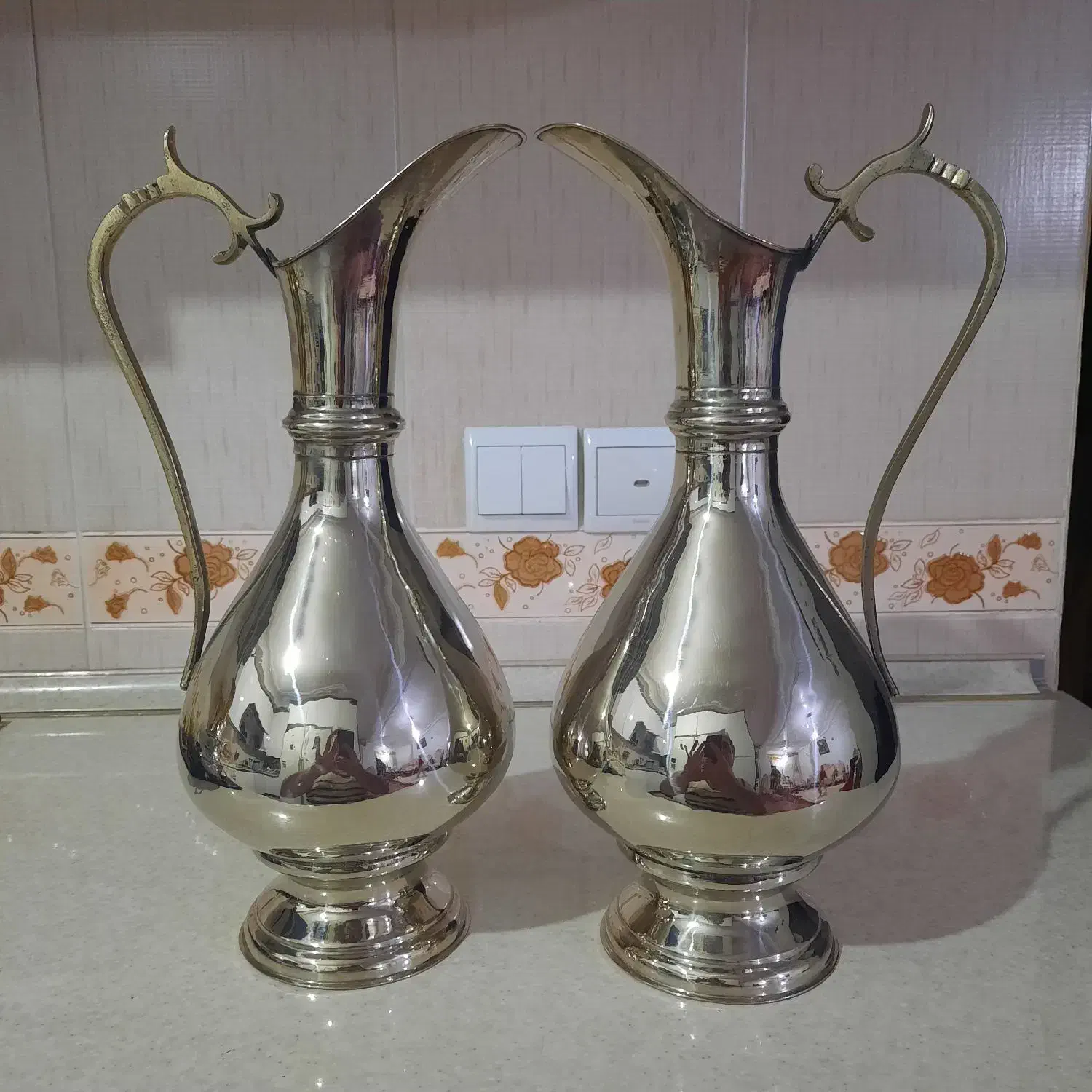 پارچ ورشو قدیمی|کلکسیون اشیاء عتیقه|مراغه, |دیوار