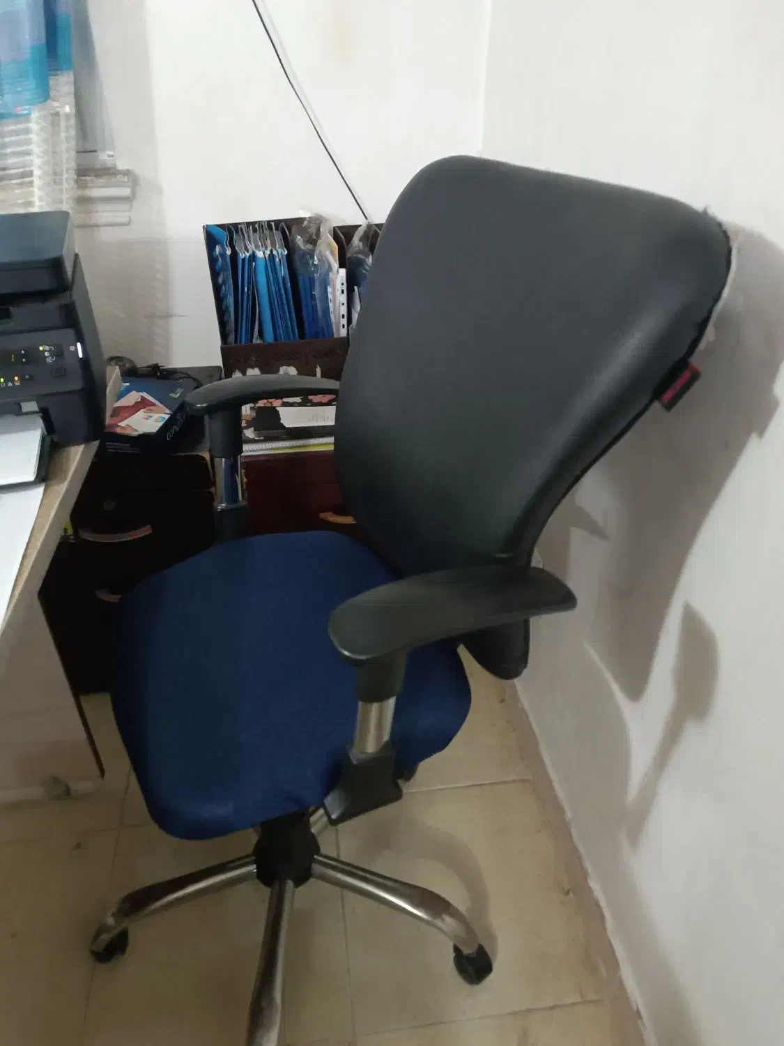 صندلی|دفتر کار|تولم شهر, |دیوار