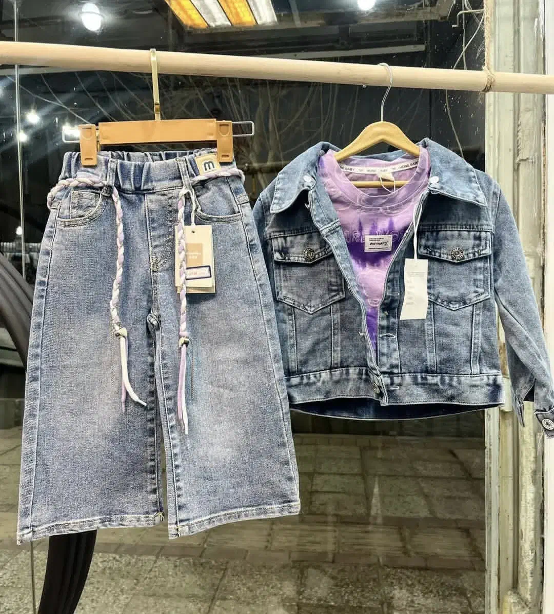 فروش تعدادی پوشاک بچه گانه به قیمت عمده|کفش و لباس بچه|سیرجان, |دیوار