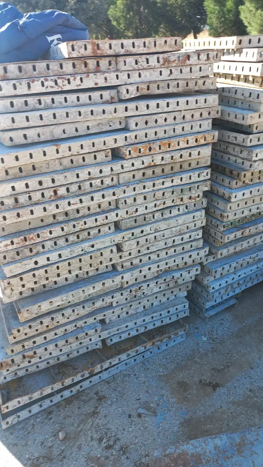 استخدام نیروی قالب بند|استخدام معماری، عمران و ساختمانی|کیار, |دیوار