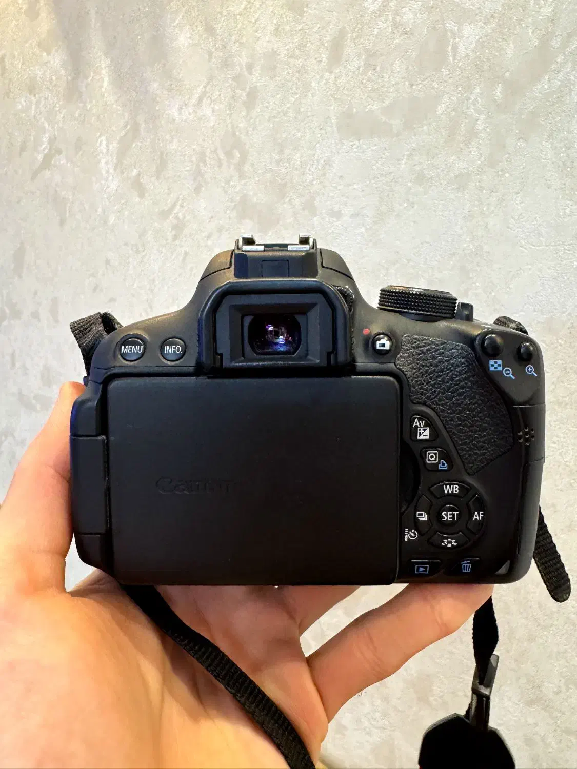 دوربین کنون 700d|دوربین عکاسی و فیلمبرداری|قم, هنرستان|دیوار