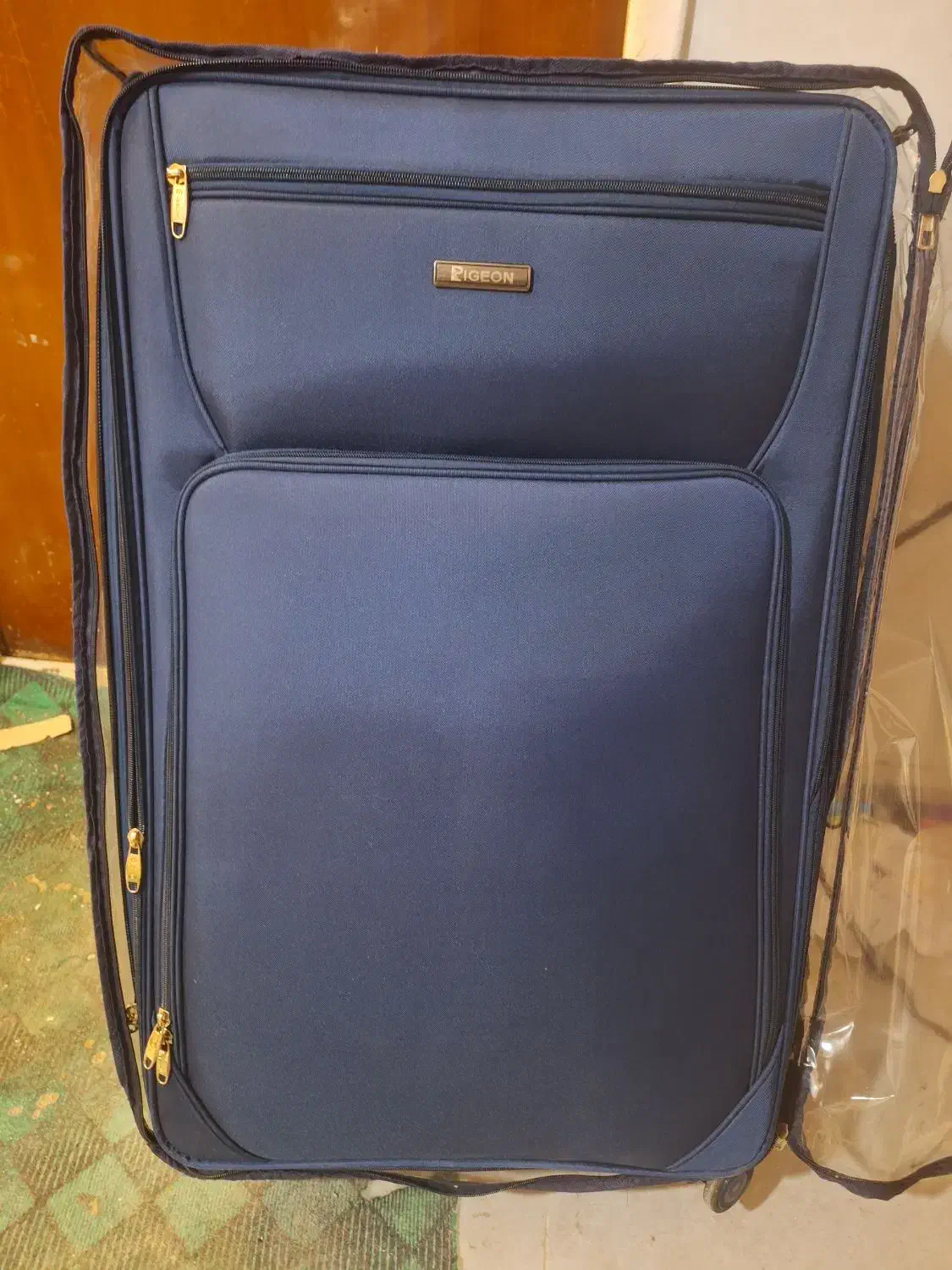 چمدان مسافرتی برزنتی سورمه ای رنگ|کیف، کفش، کمربند|کرمان, |دیوار