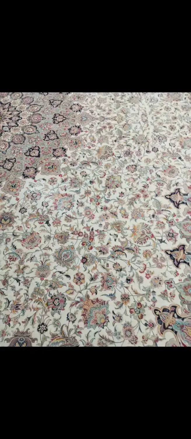 فرش 4در5زمرد کاشان کاملا سالم و تمیز و کناره 1در4|فرش|مشهد, حسین‌آباد|دیوار