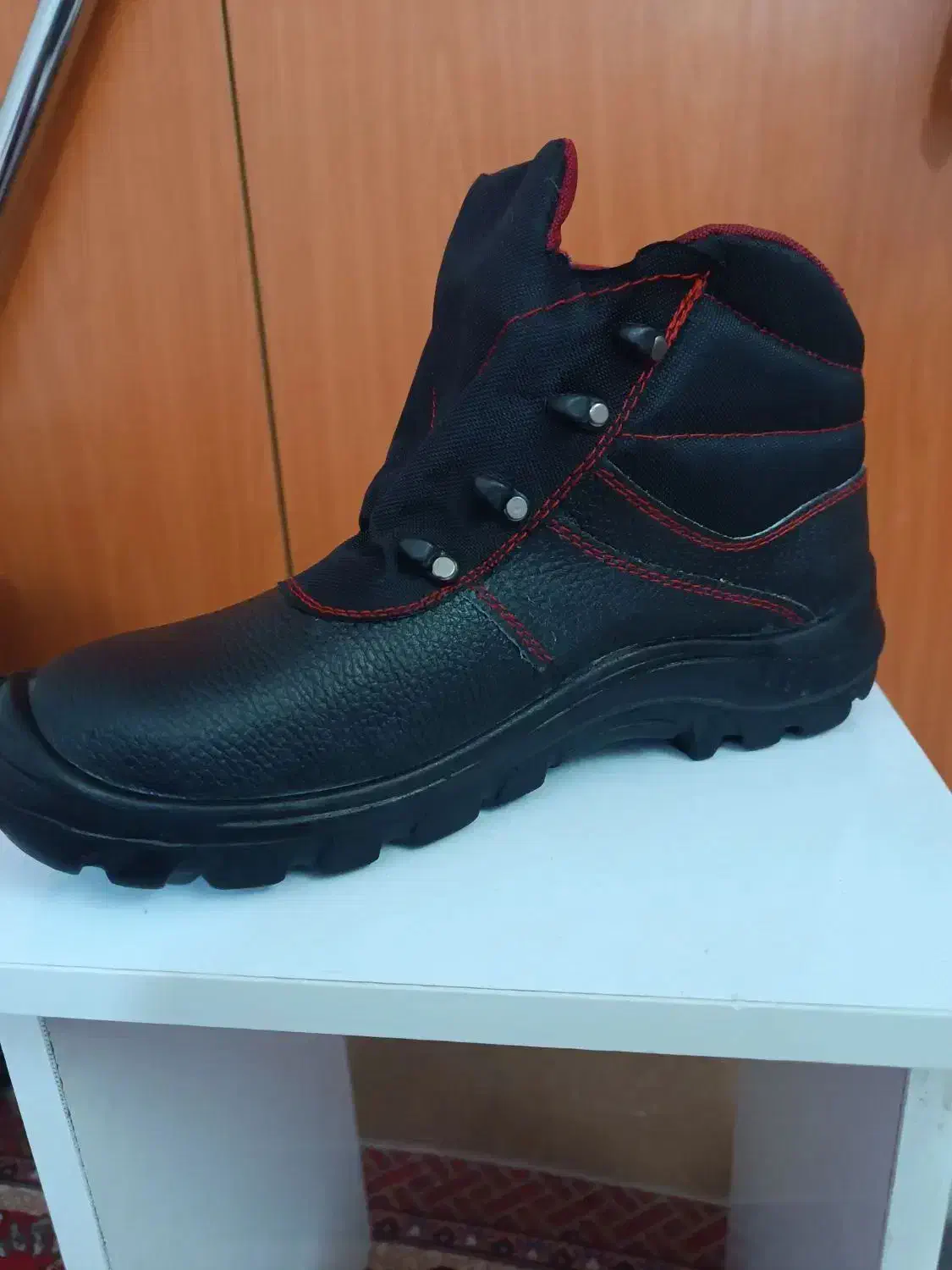 کفش کارگری نوو|کیف، کفش، کمربند|اهواز, ۲۰۰۰واحدی|دیوار