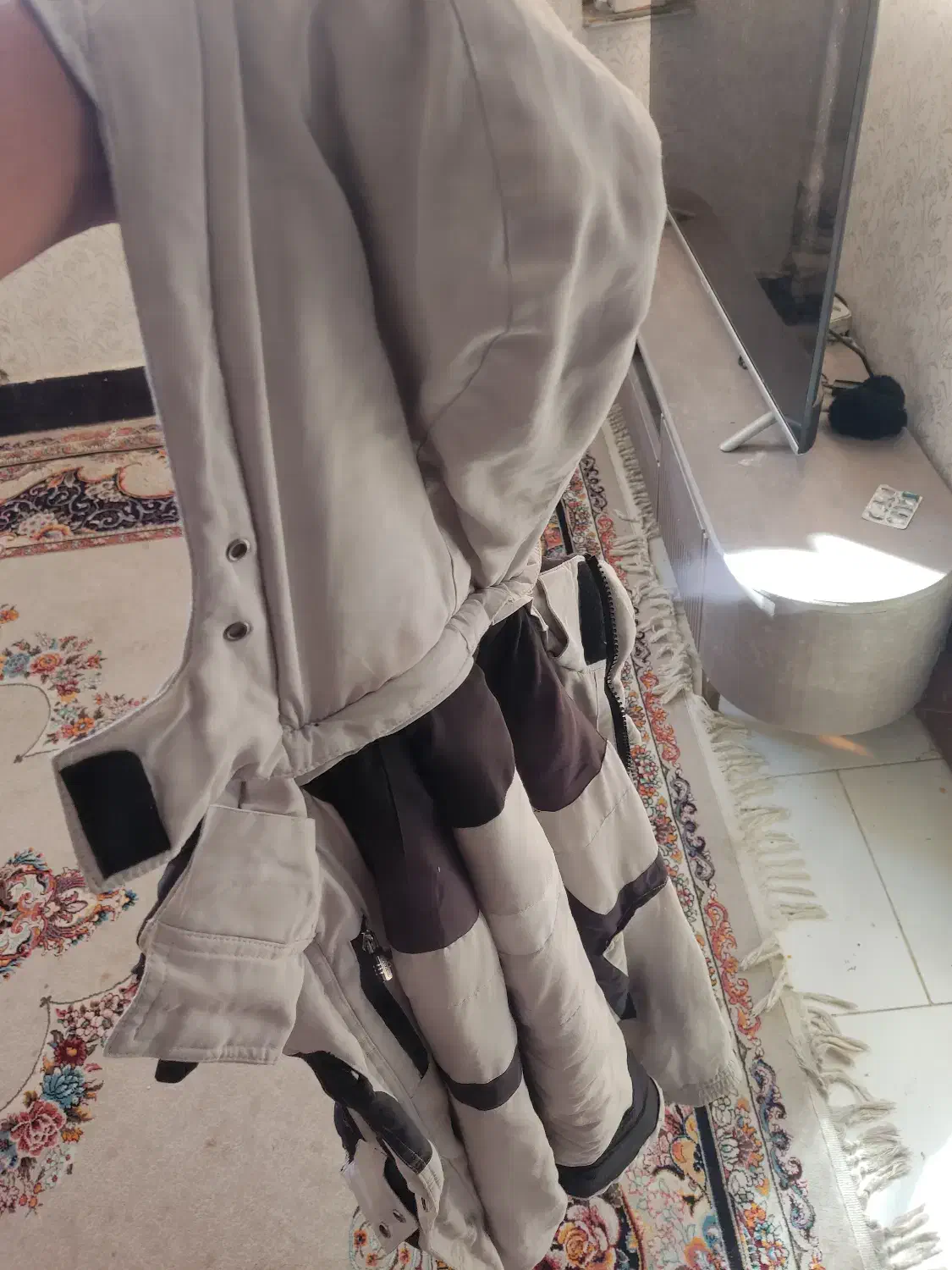 فروشی کت|لباس|یاسوج, |دیوار