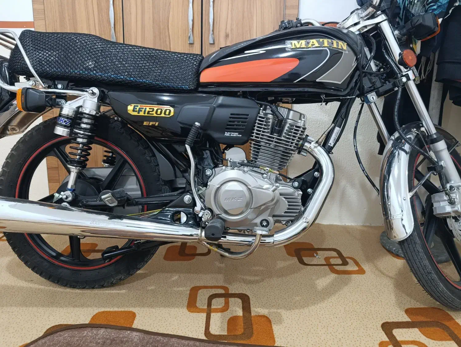 موتور متین و بوکسر|موتورسیکلت|اشکنان, |دیوار