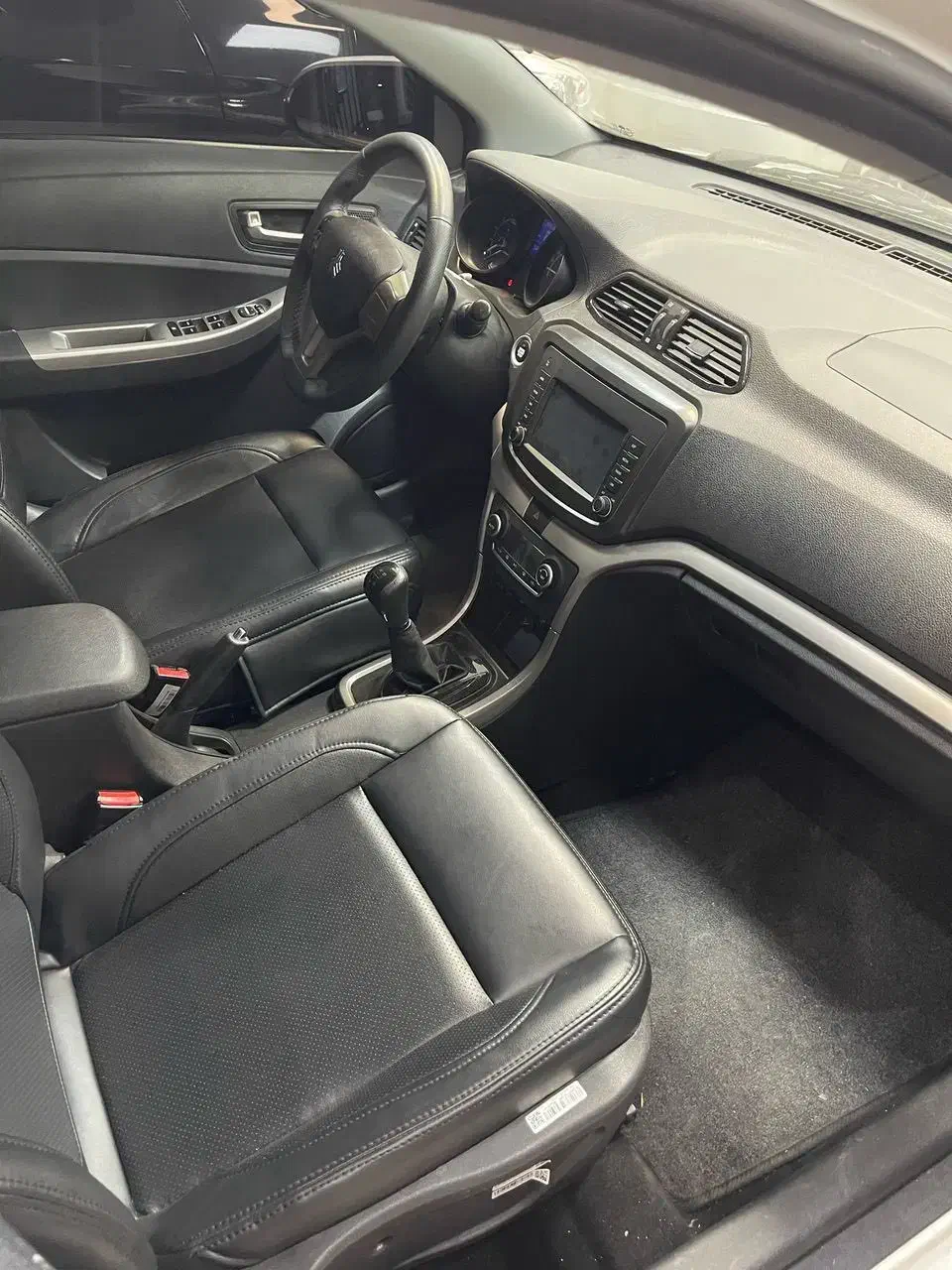 شاهین ۱۴۰۲ دنده ای گارانتی فعال|خودرو سواری و وانت|رشت, گلسار|دیوار