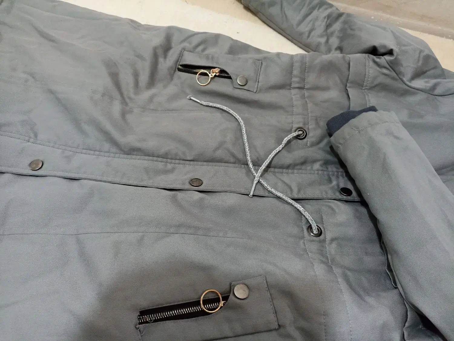 کاپشن|لباس|ملایر, |دیوار