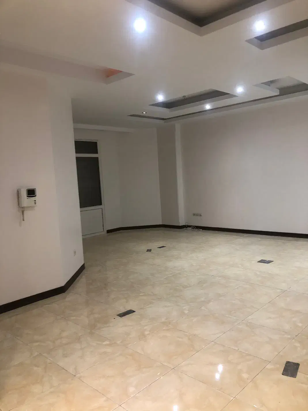 آپارتمان  ۸۶  متر ۲ خواب / فول رنگ بازسازی / لوکس