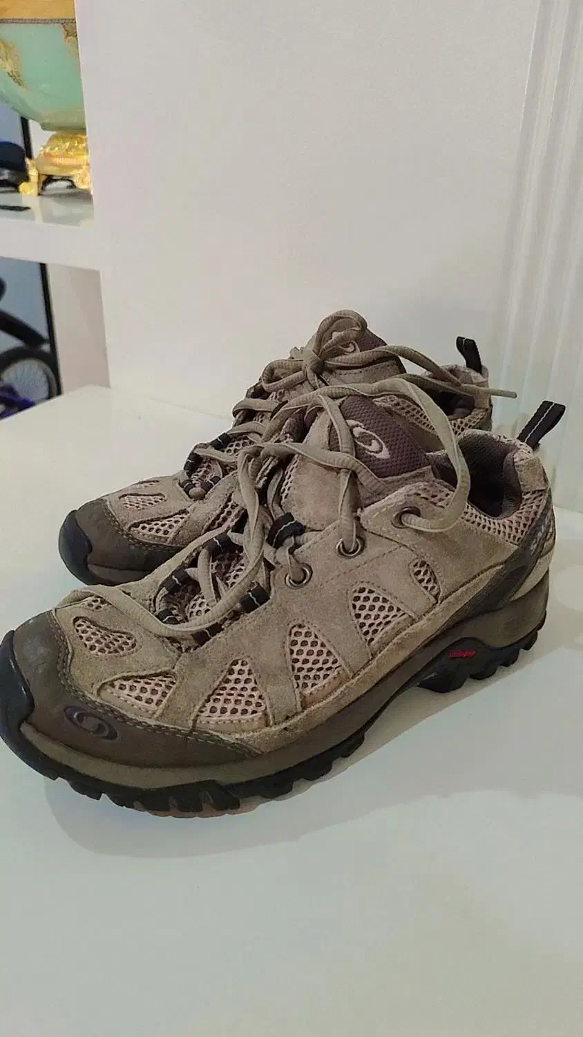 کفش کوهنوردی اصل نیم بوت زنانه|کیف، کفش، کمربند|مشهد, الهیه|دیوار