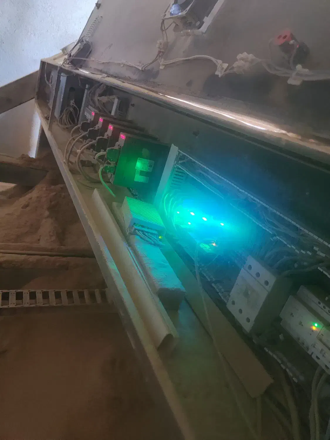 دستگاه سی انسی ۸کله|ماشین‌آلات صنعتی|نیشابور, کریم آباد|دیوار