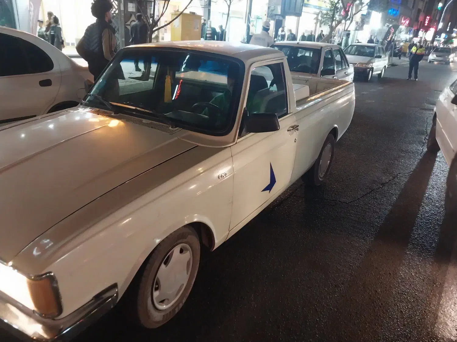 پیکان وانت|خودرو سواری و وانت|تهران, نیروی هوایی (پیروزی)|دیوار