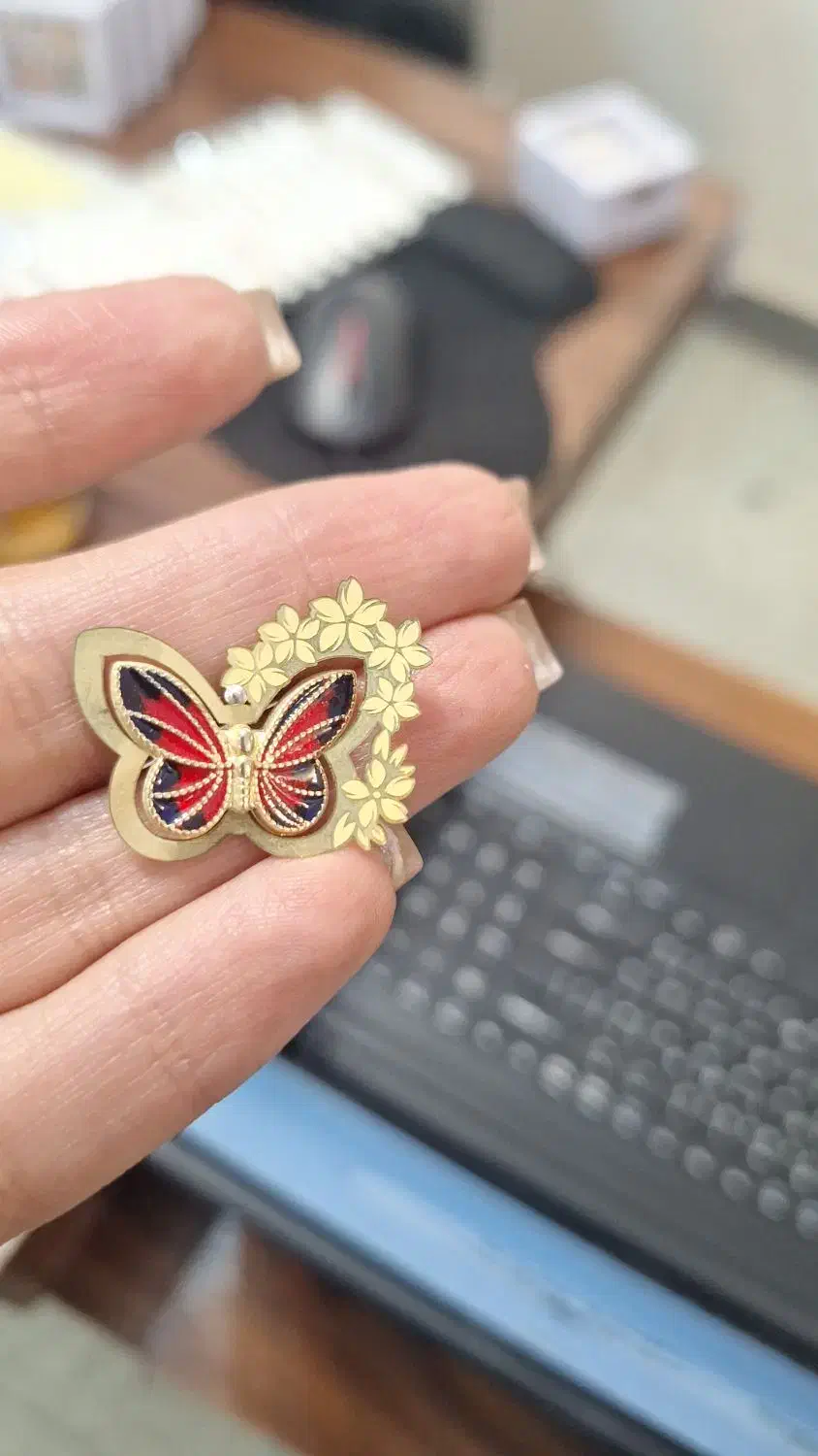 انواع پلاک سوارسکی طلا به قیمت عمده برای همکار|جواهرات|تهران, بازار|دیوار