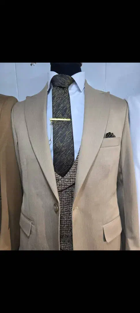 کت شلوار|لباس|بانش, |دیوار