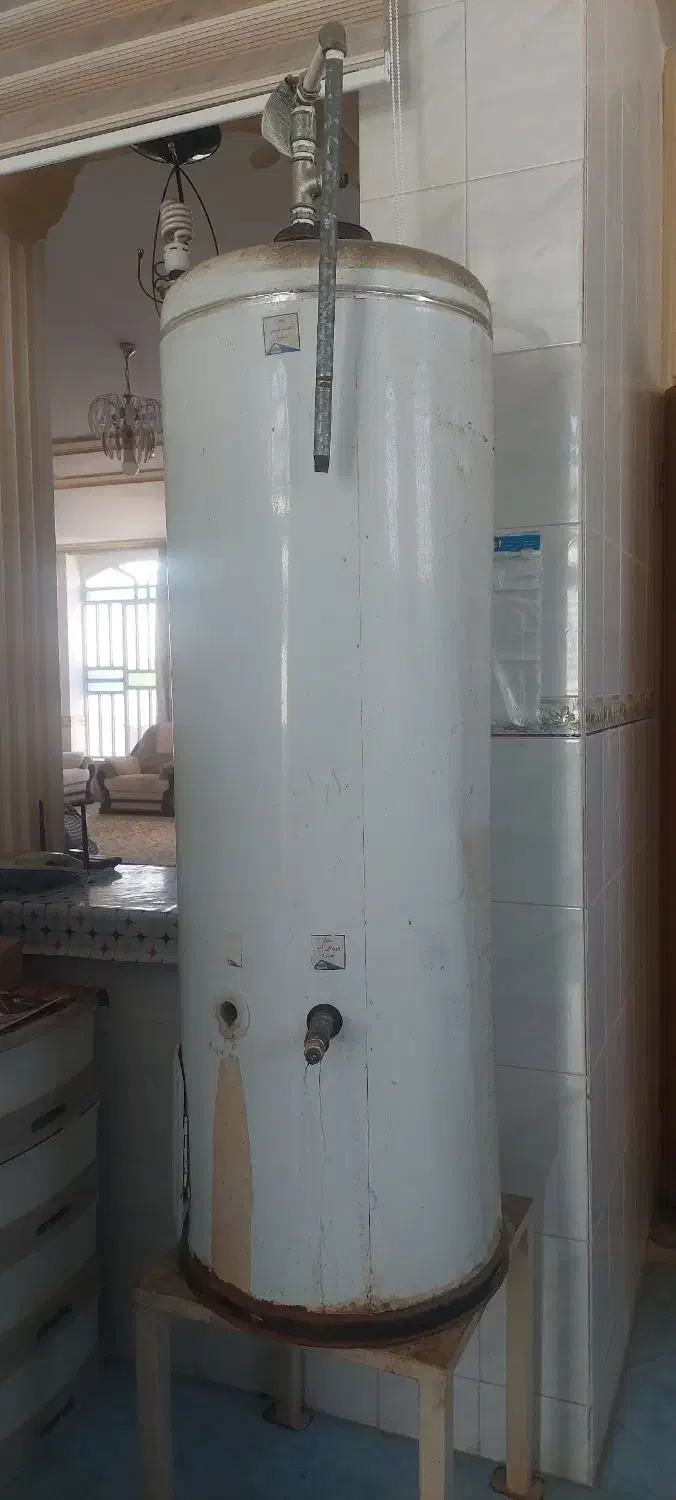 فروش آب گرمکن گالنی ۲۰۰لیتری مدل اطمینان|آبگرمکن، پکیج، شوفاژ|سروستان, |دیوار