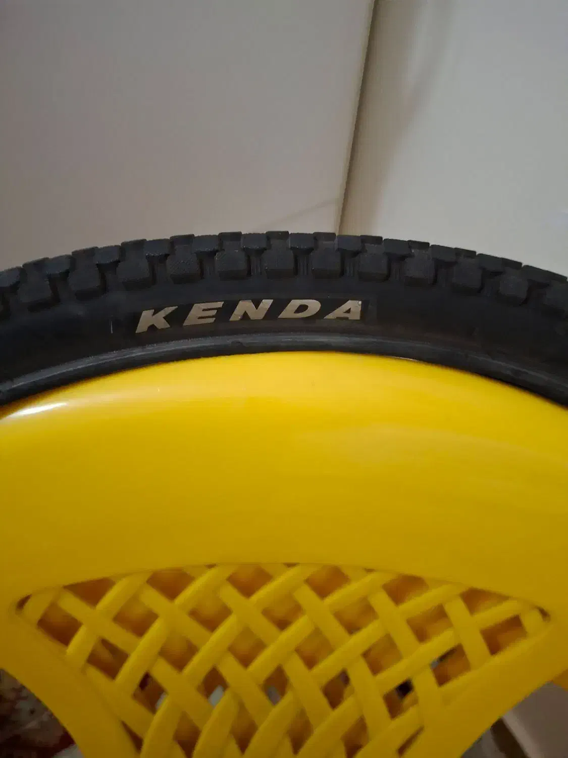 تایر کندا و زین دی ۲ مدل ولو|دوچرخه، اسکیت، اسکوتر|قم, شهرک قدس|دیوار