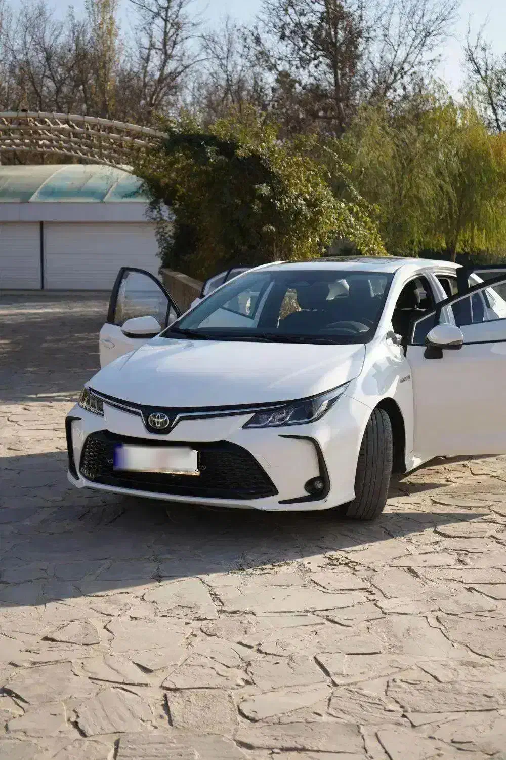 تویوتا کرولا هیبرید ۱۸۰۰|خودرو سواری و وانت|ابهر, |دیوار