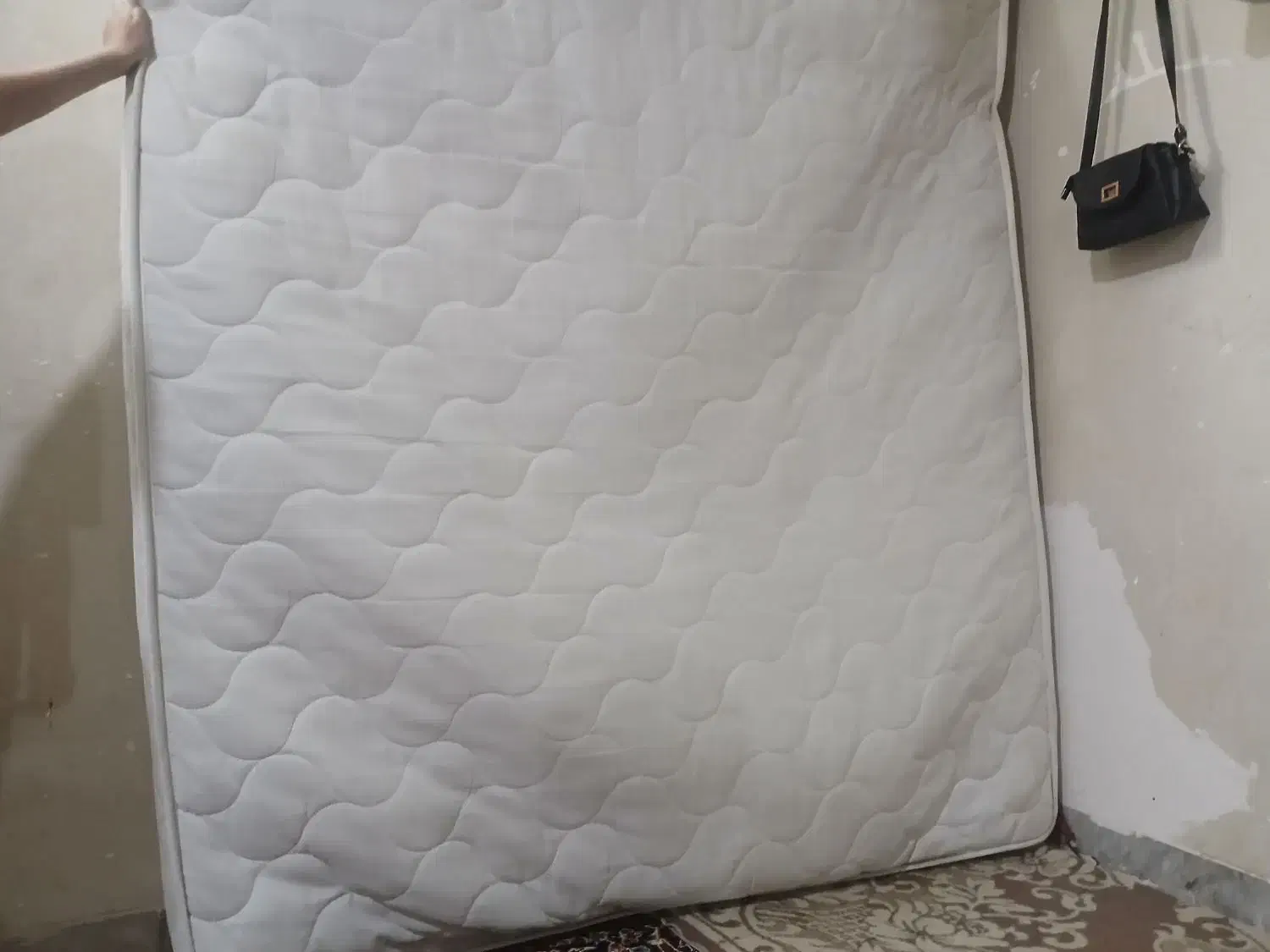 تشک تبی|تشک تختخواب|گلپایگان, |دیوار