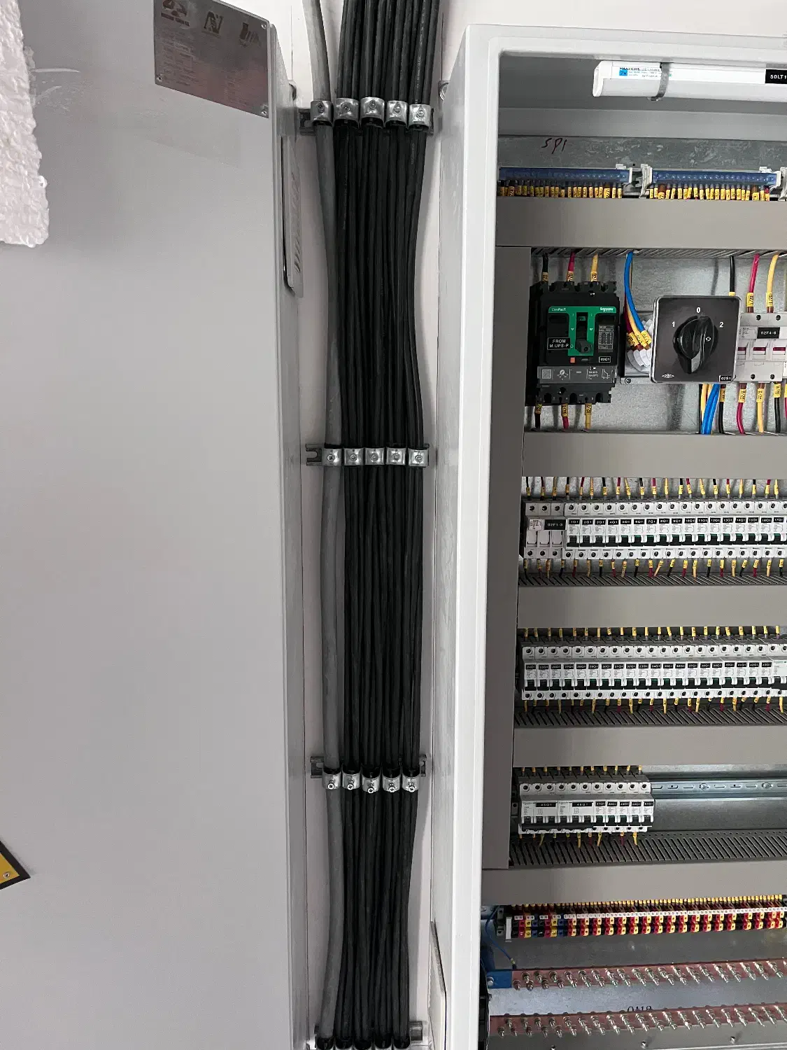 برقکار ماهر ، نیمه ماهر، نیروی ساده|استخدام معماری، عمران و ساختمانی|تهران, ونک|دیوار