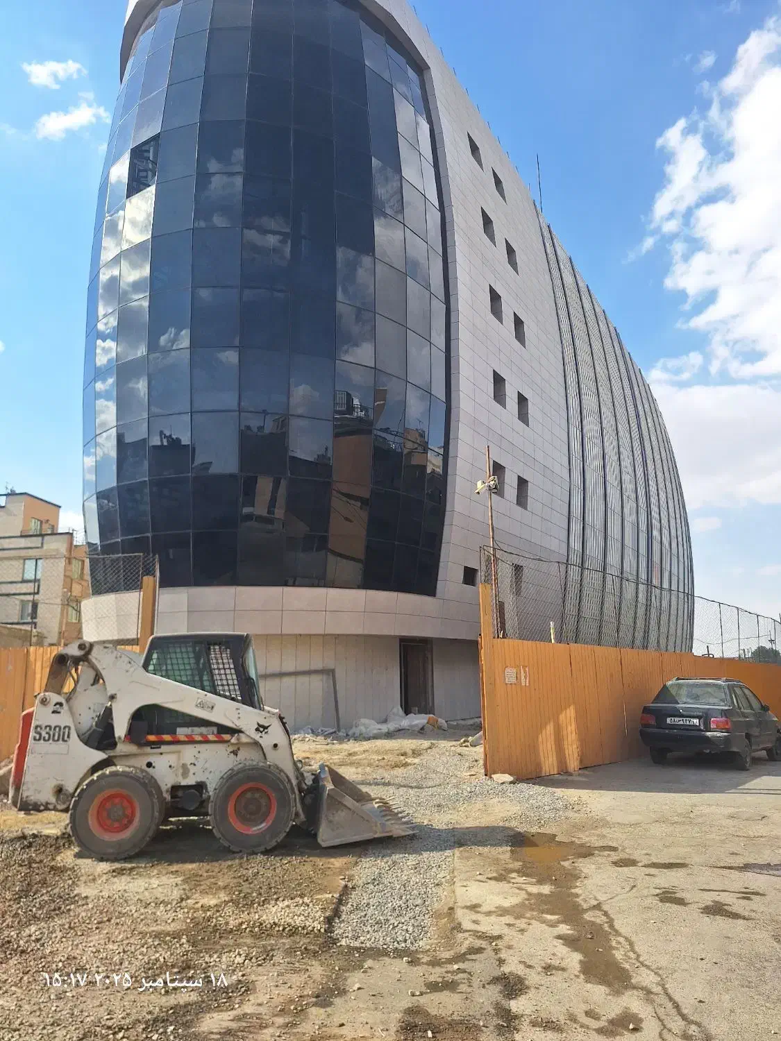 بابکت لیفتراک مینی بیل تخریب تخلیه بارخاکبرداری|خدمات حمل و نقل|همدان, |دیوار