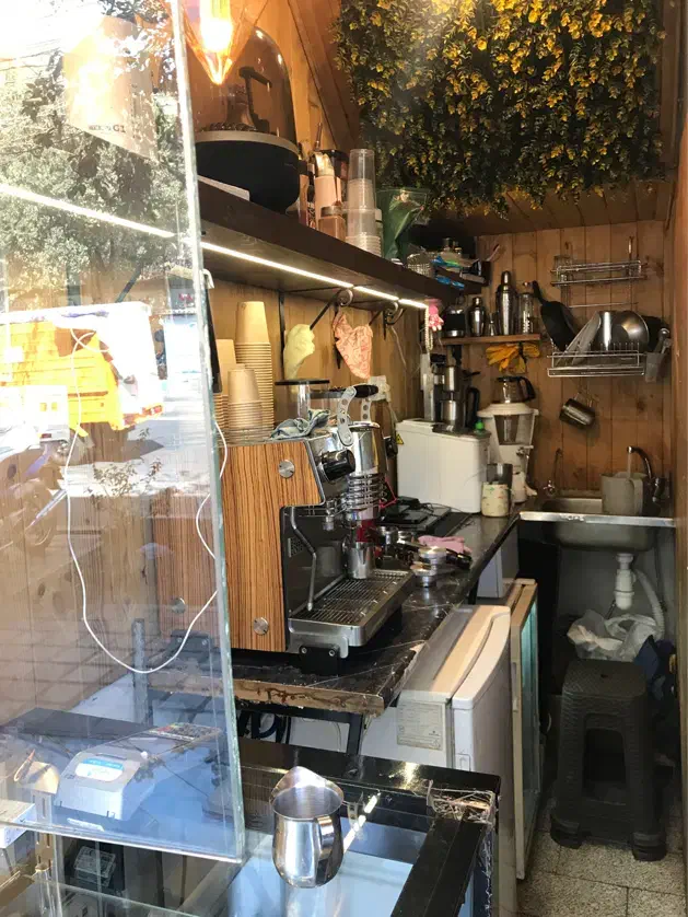 باریستا حرفه ایی و نیمه حرفه ایی|استخدام خدمات فروشگاه و رستوران|تهران, منیریه|دیوار