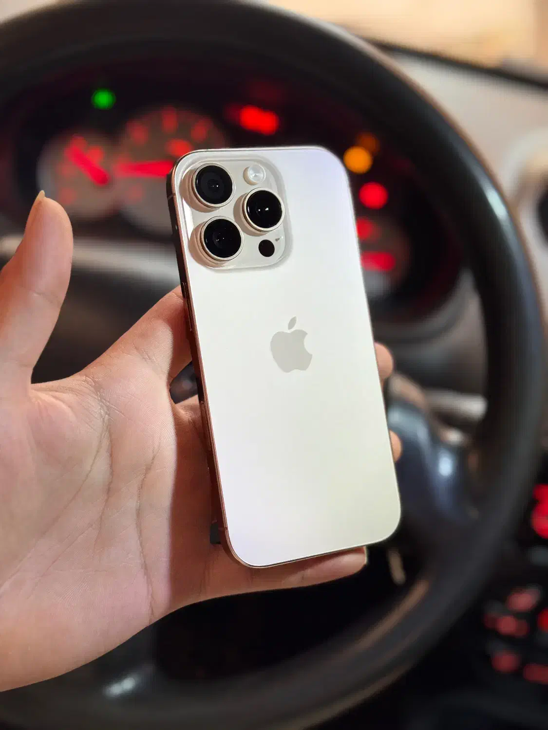 ایفون ۱۶ پرو|موبایل|شیراز, قالیشویی|دیوار