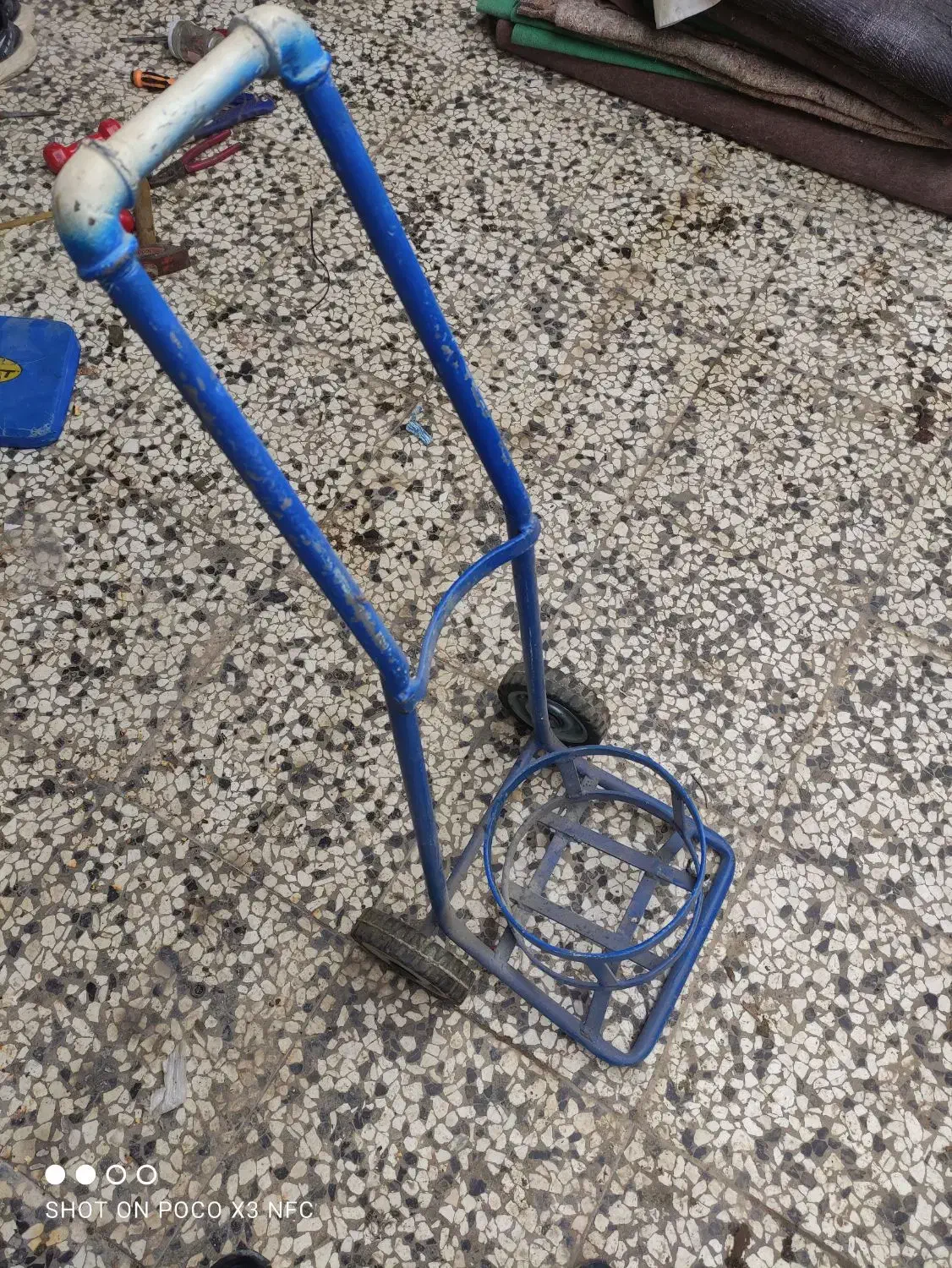 چرخ حمل کپسول چرخدار اهنی|پزشکی|گنبد کاووس, |دیوار