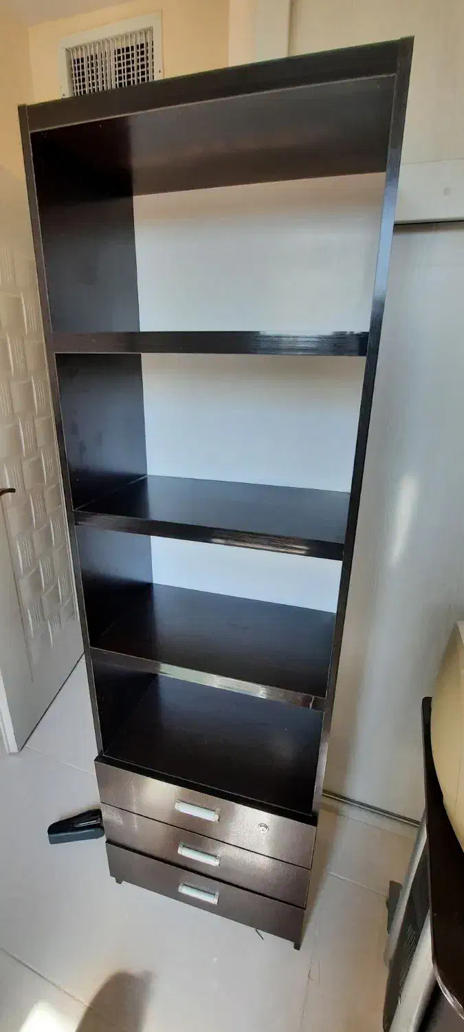 کتابخانه نو و سالم بدون شکستگی|کتابخانه، شلف، قفسه‌های دیواری|تهران, بریانک|دیوار