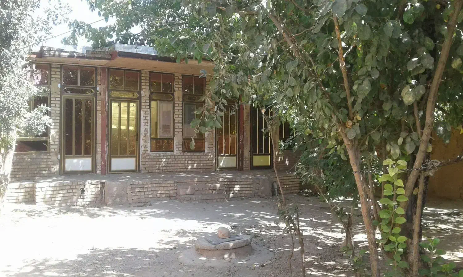 اجاره فوری یک باب ساختمان ویلایی در مرکز شهر آلونی|اجارهٔ خانه و ویلا|خانمیرزا, |دیوار