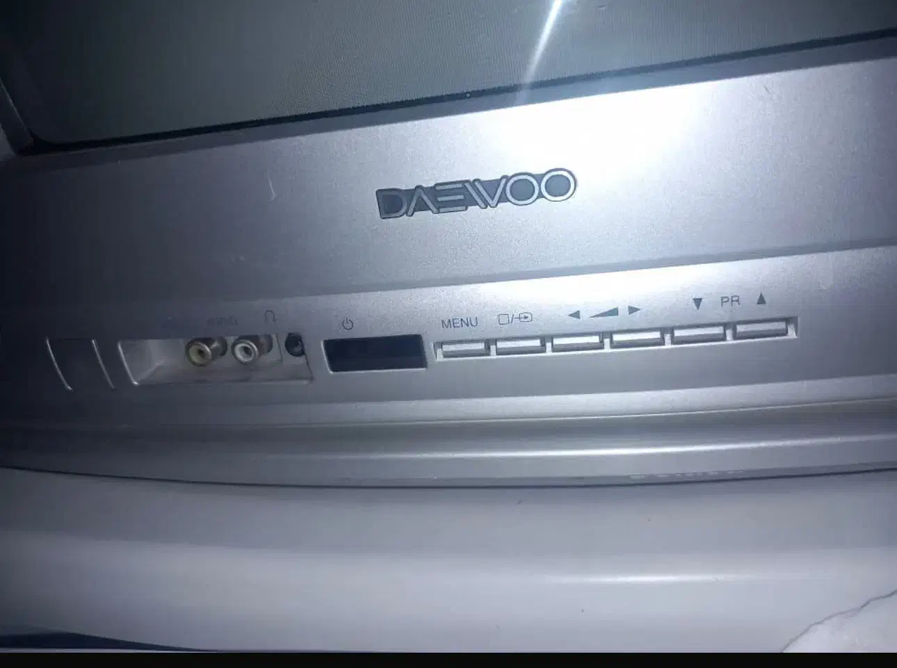 تلویزیون daewoo|تلویزیون و پروژکتور|تهران, ظفر|دیوار
