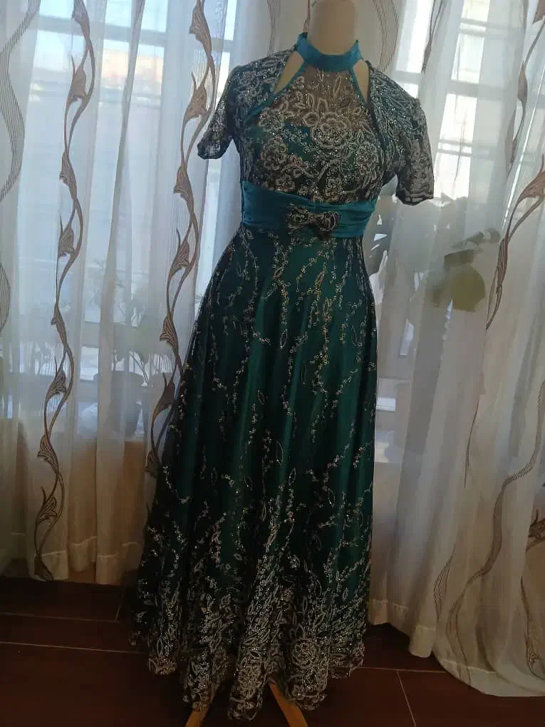 فروش تعدادی لباس مجلسی  و مانتو با قیمت های ارزان|لباس|مرودشت, فاز اول شهرک فرهنگیان|دیوار