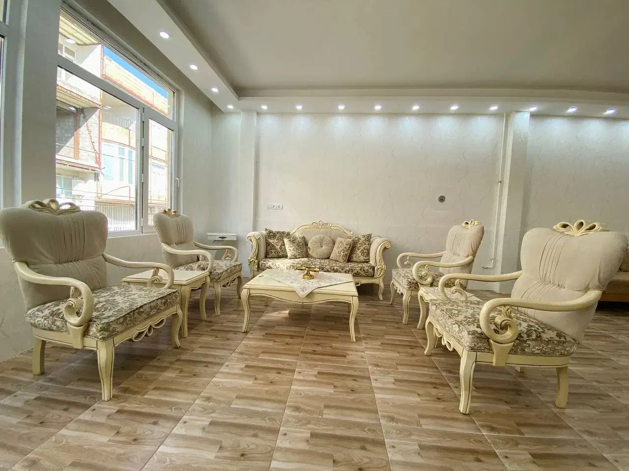 مبل کلاسیک درحدنو|مبلمان خانگی و میز عسلی|جوانرود, |دیوار