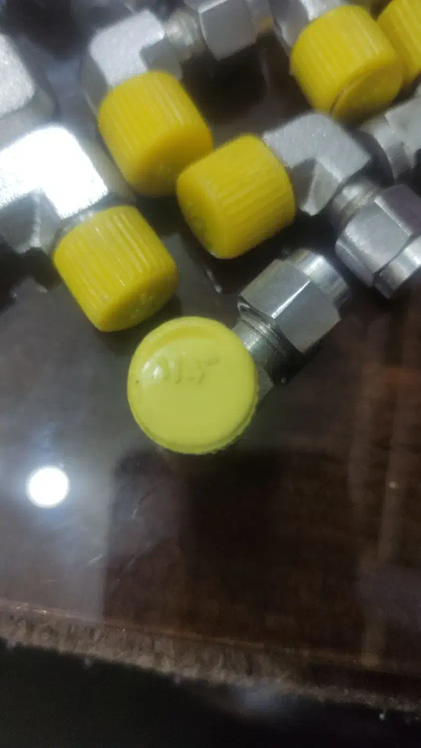 فروش تعدادی اتصالات استیل 316|ماشین‌آلات صنعتی|اهواز, کوی آغاجاری|دیوار