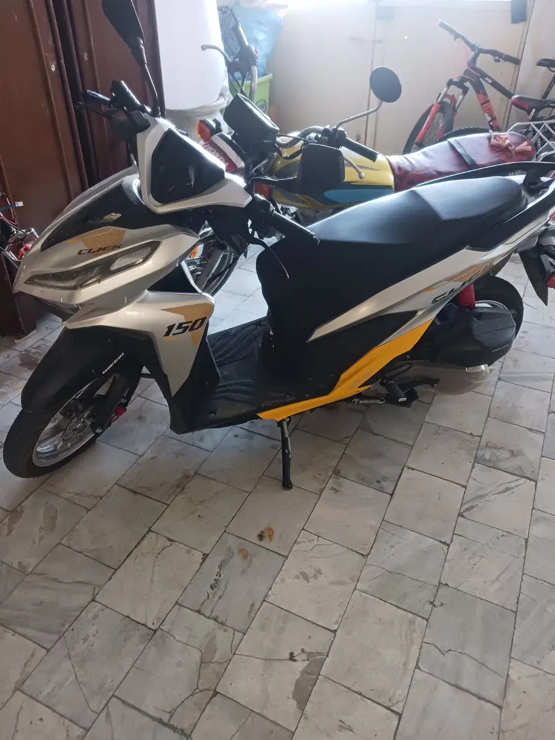 موتور کلیک اتوماتیک|موتورسیکلت|الیگودرز, |دیوار