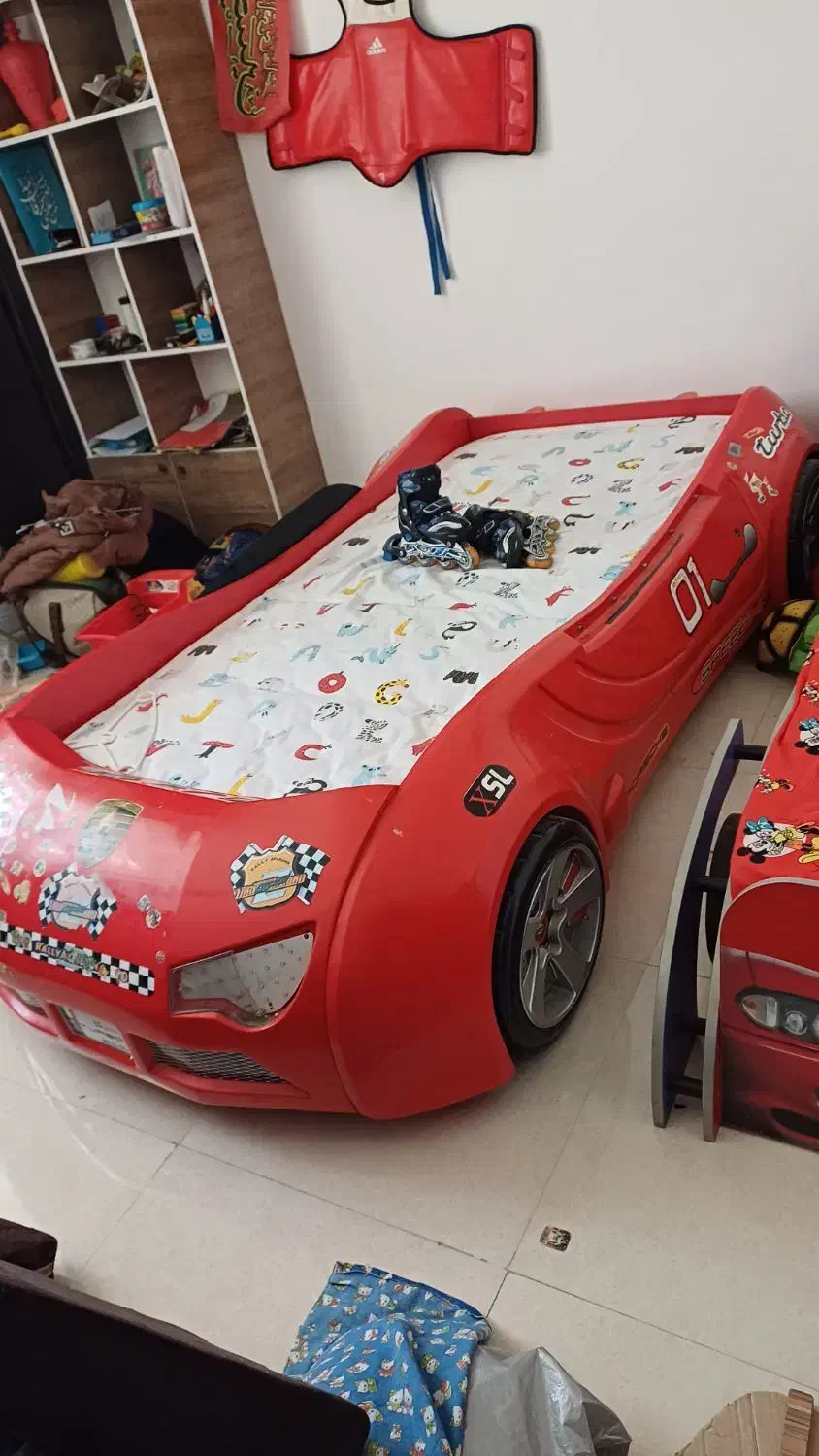 تخت خواب با تشک و کفش  اسکیت|اسباب و اثاث بچه|اردکان, |دیوار