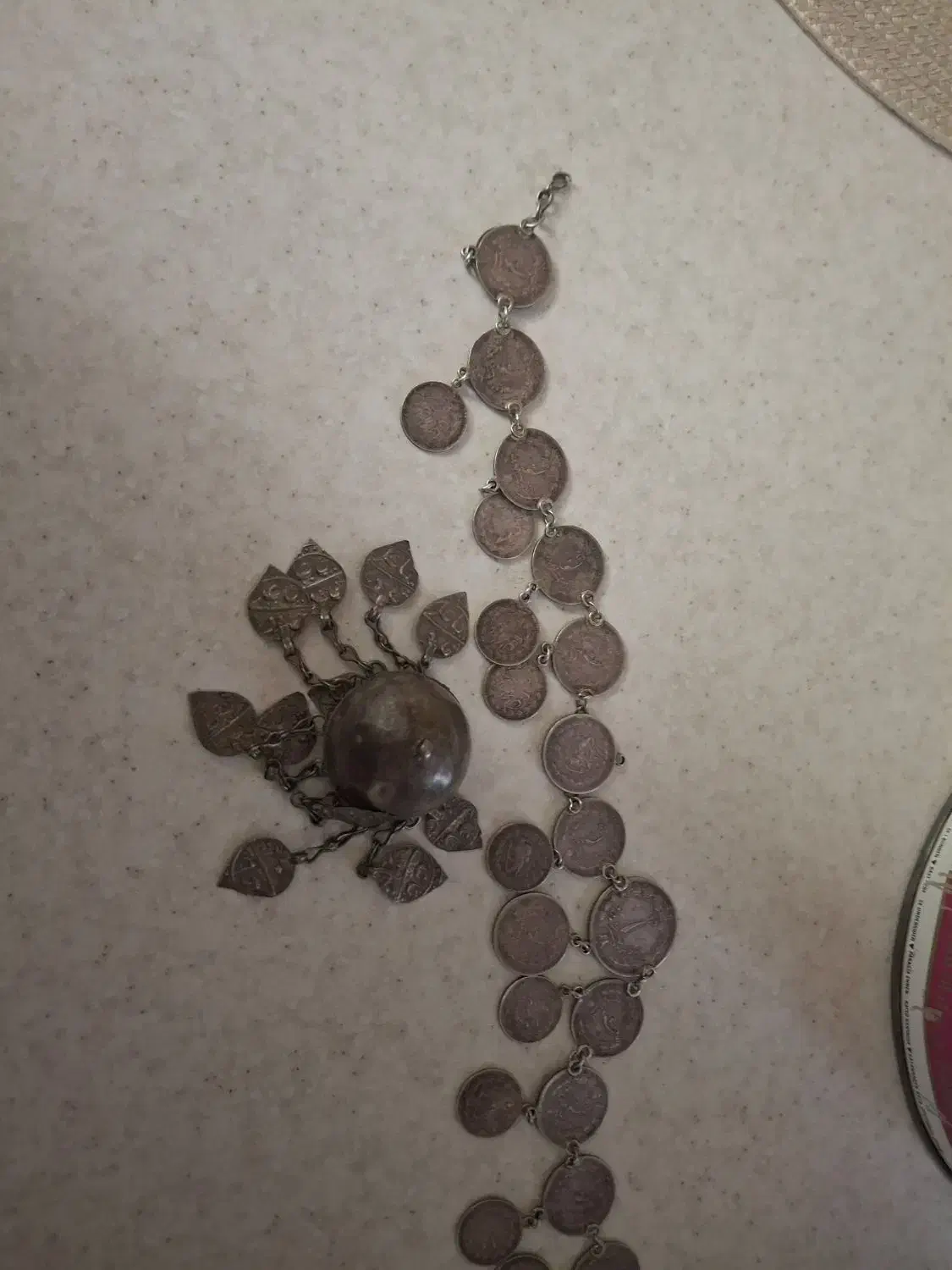 نقره|کلکسیون اشیاء عتیقه|پردیس, فاز ۳|دیوار