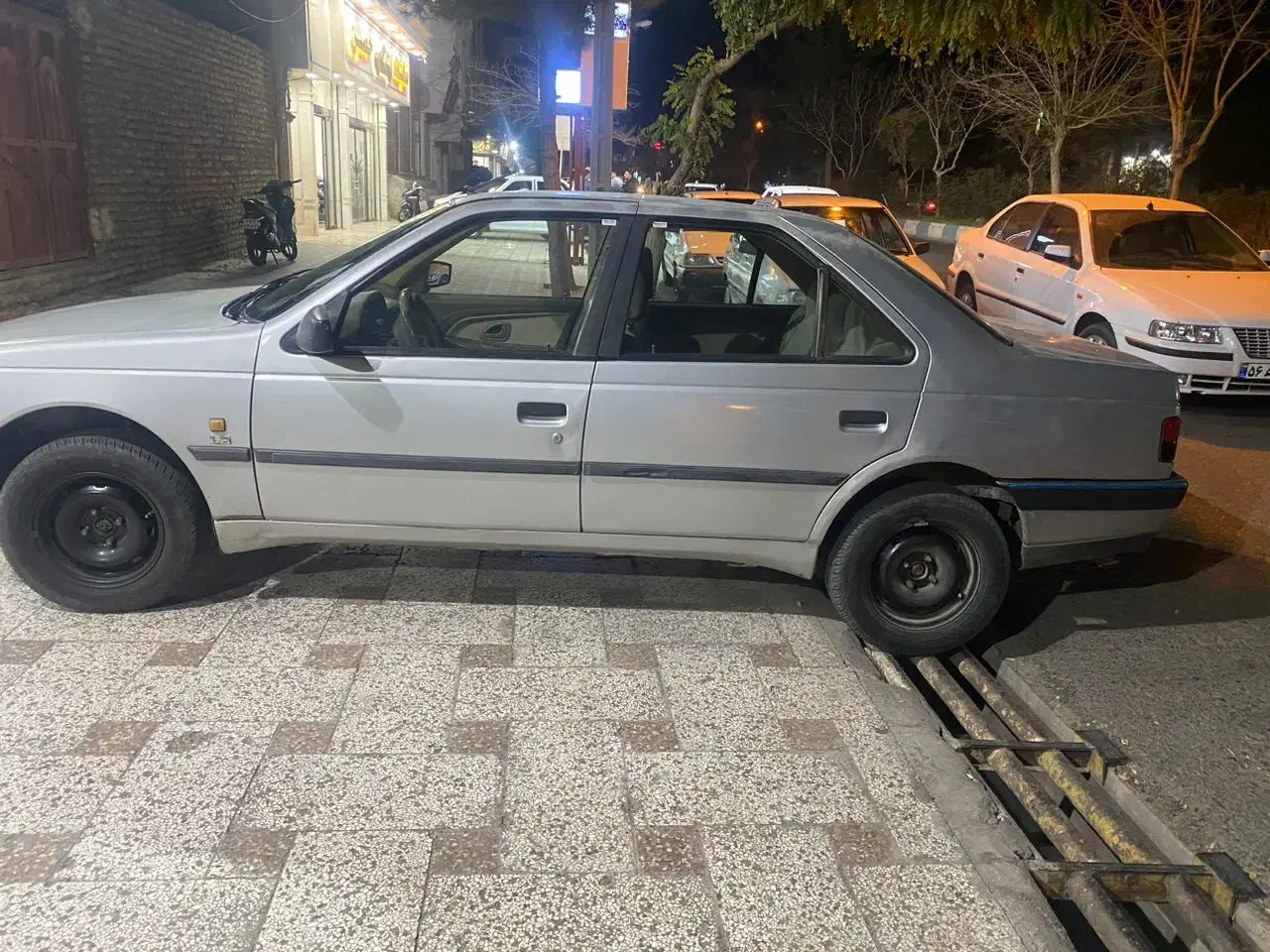 پژو ۴۰۵ نقرهای|خودرو سواری و وانت|تایباد, |دیوار