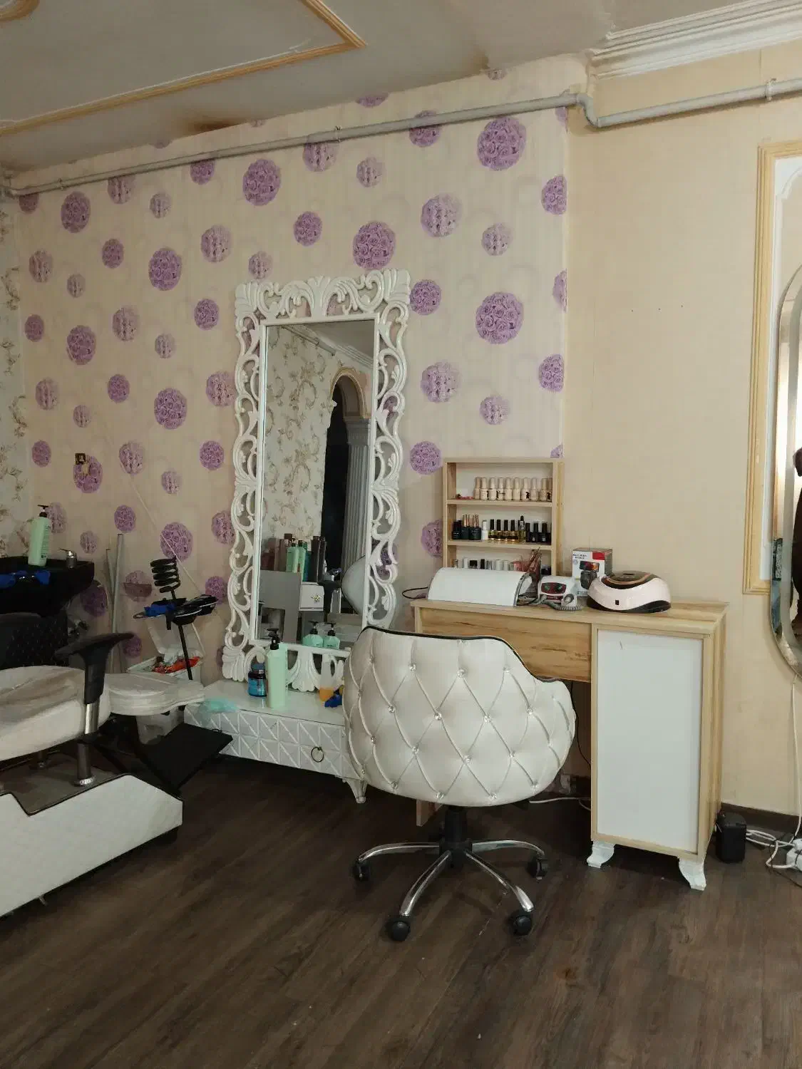 اجاره صندلی و درصدی و آموزش سالن زیبایی|خدمات آرایشگری و زیبایی|صومعهسرا, |دیوار