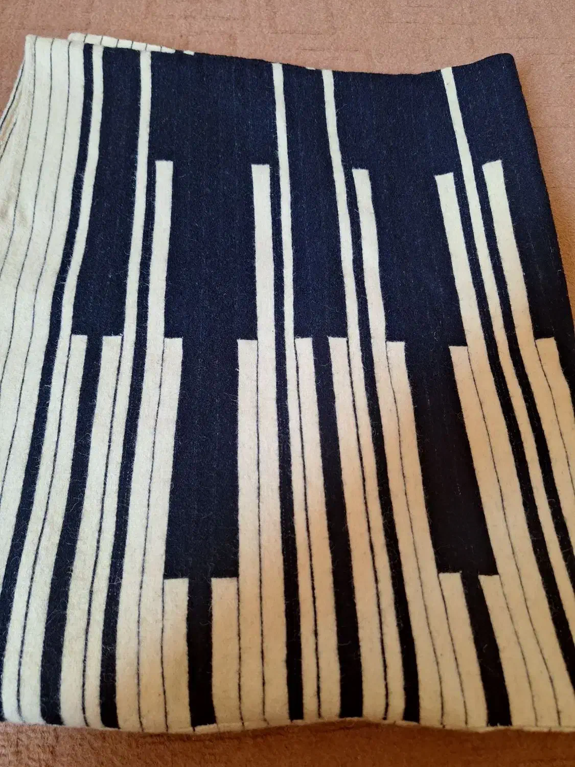 لباس مردانه|لباس|بازفت, |دیوار