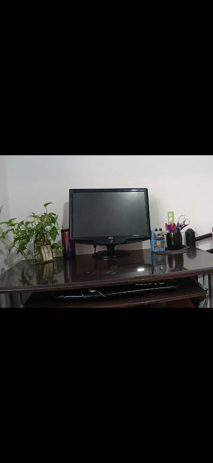 کامپیوتر با میز وصندلی|رایانه رومیزی|گرگان, |دیوار