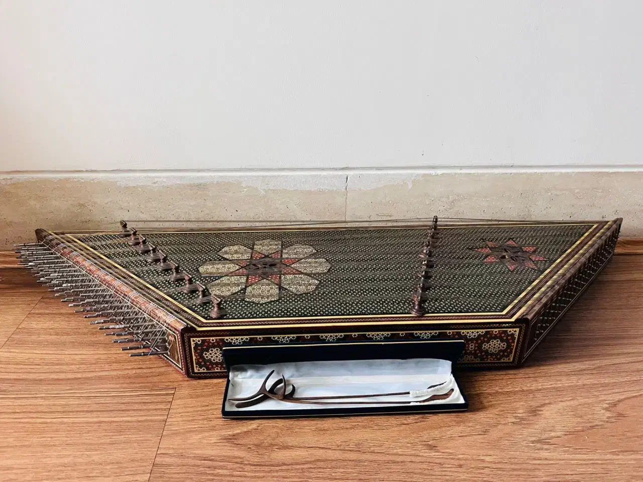 سنتور خاتم شیراز|سازهای سنتی|شیراز, خلیلی|دیوار