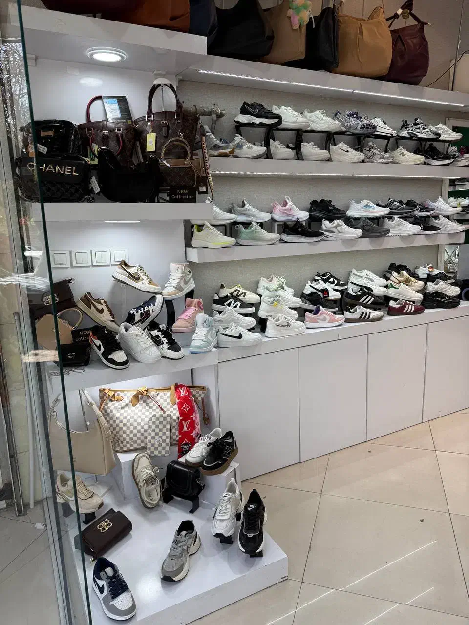 معروف ترین فروشگاه شیراز  ۵ ساله شد در ستارخان|کیف، کفش، کمربند|شیراز, عفیفآباد|دیوار