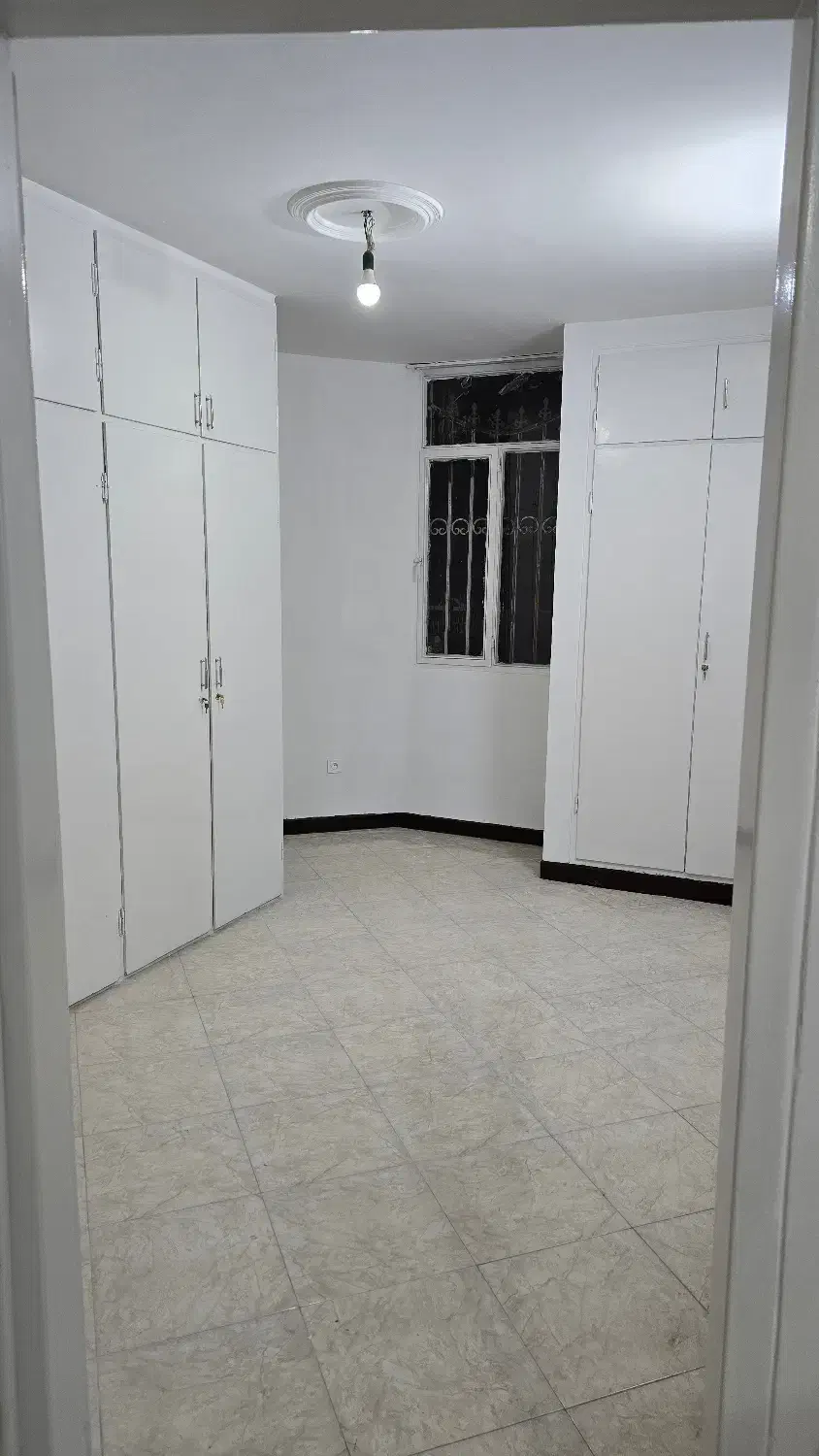 اجاره آپارتمان۵۶متر بازسازی خیابان تختی (۱خواب)