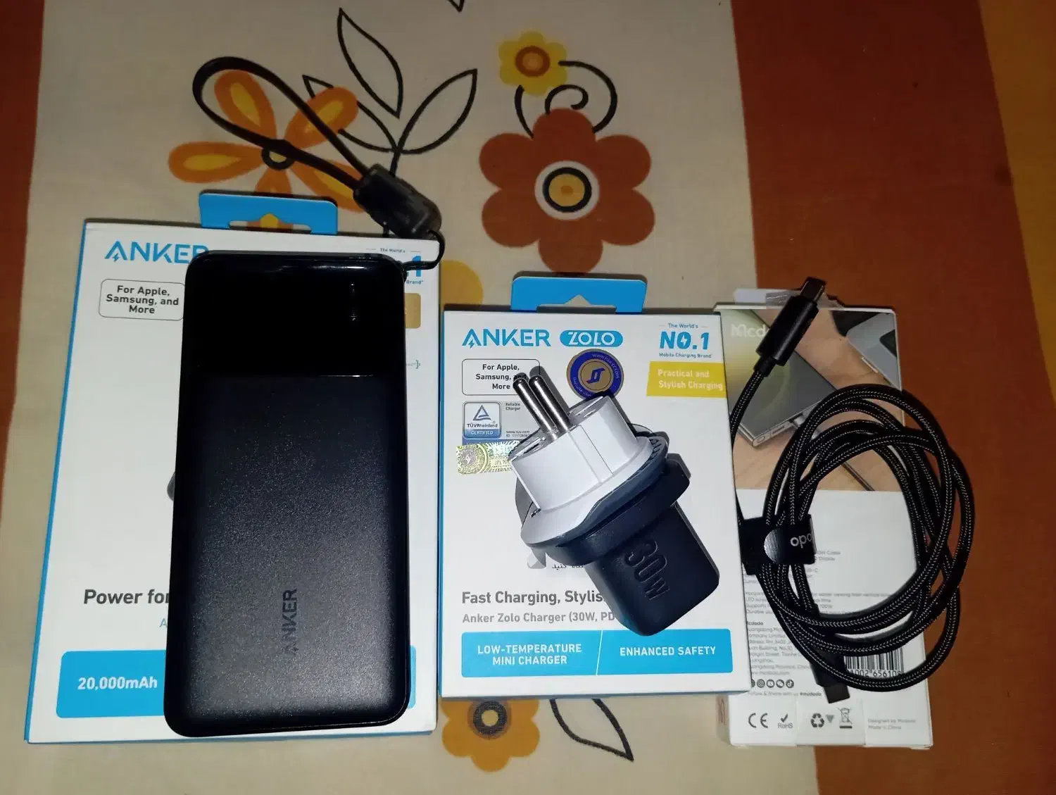 زیر قیمت پاوربانک۲۰۰۰۰ و شارژرانکر|لوازم جانبی موبایل و تبلت|یاسوج, |دیوار