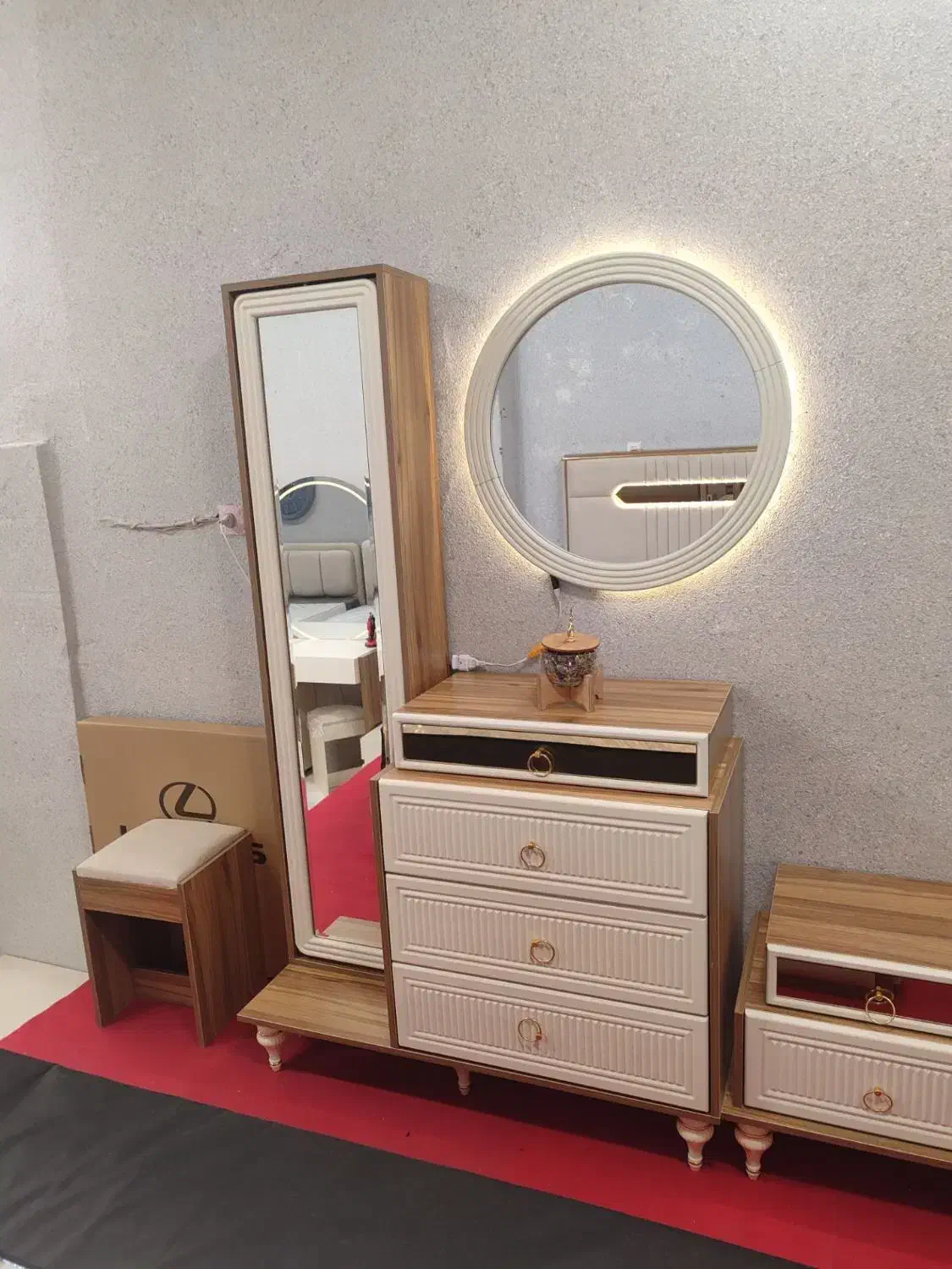 میز لوازم ارایش|مبلمان خانگی و میز عسلی|پیشوا, |دیوار