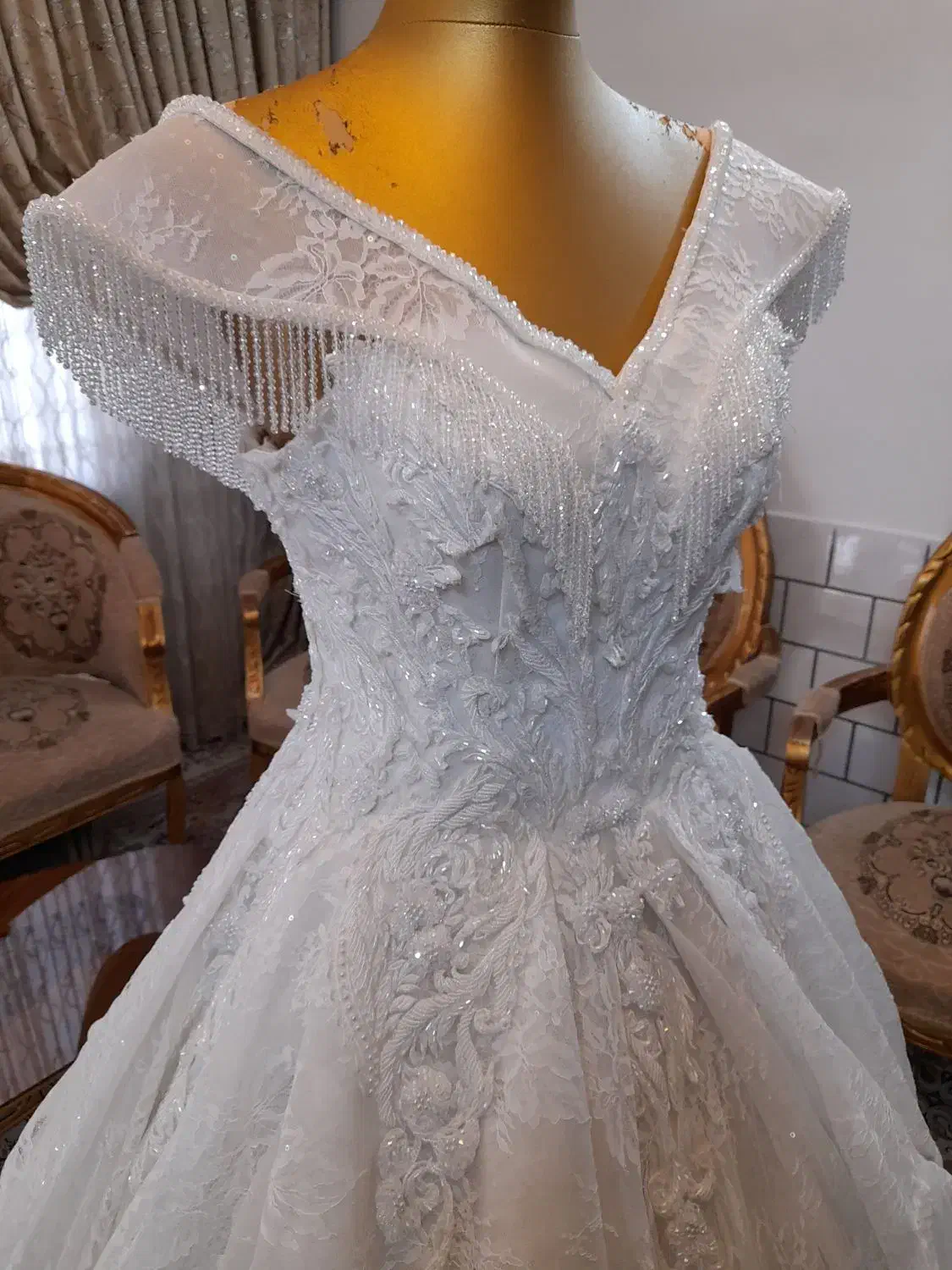 لباس عروس|لباس|کاشان, سه راه پرورشگاه|دیوار