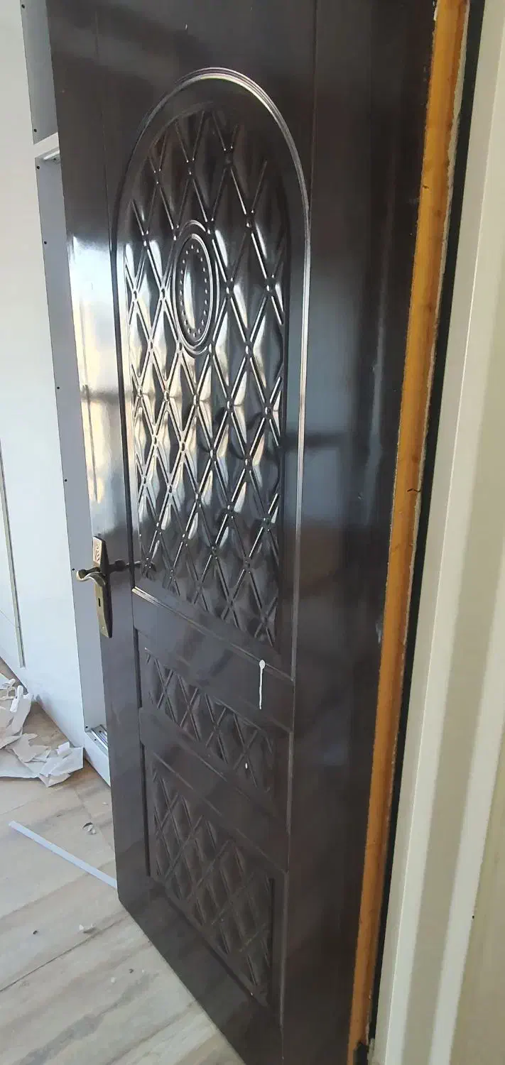 در چوبی با دستگیره|مصالح و تجهیزات ساختمان|قم, هنرستان|دیوار