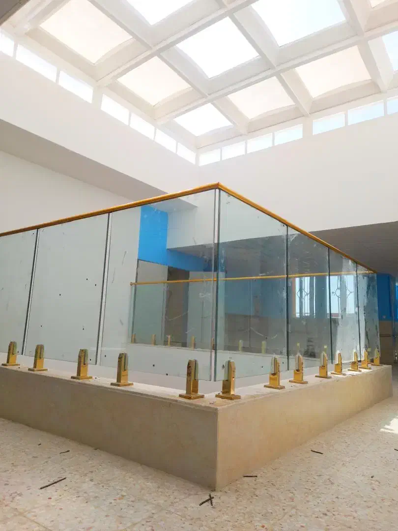 تراس شیشه سکوریت لمینت نرده جان پناه پارتیشن بالکن|خدمات پیشه و مهارت|قم, زنبیل آباد|دیوار